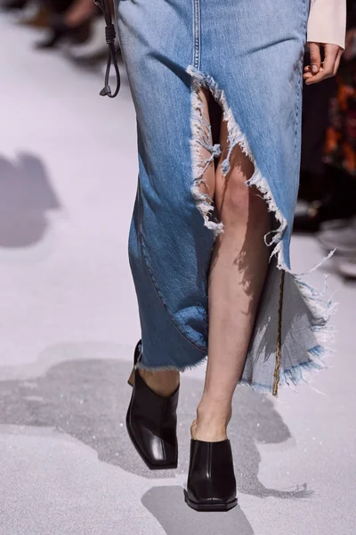 Look 70